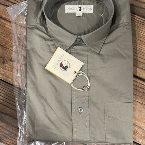 NWT Duck Head Light Army Green Casual Button Down Shirt - Picture 3 of 4